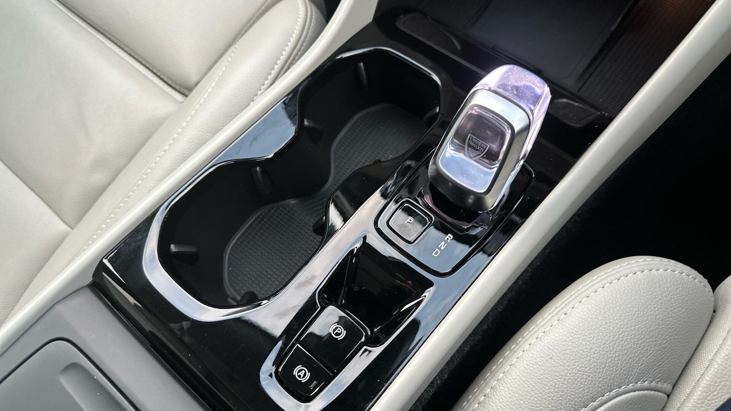 Used Volvo XC40 2025 for sale - 76408591: Photo 24