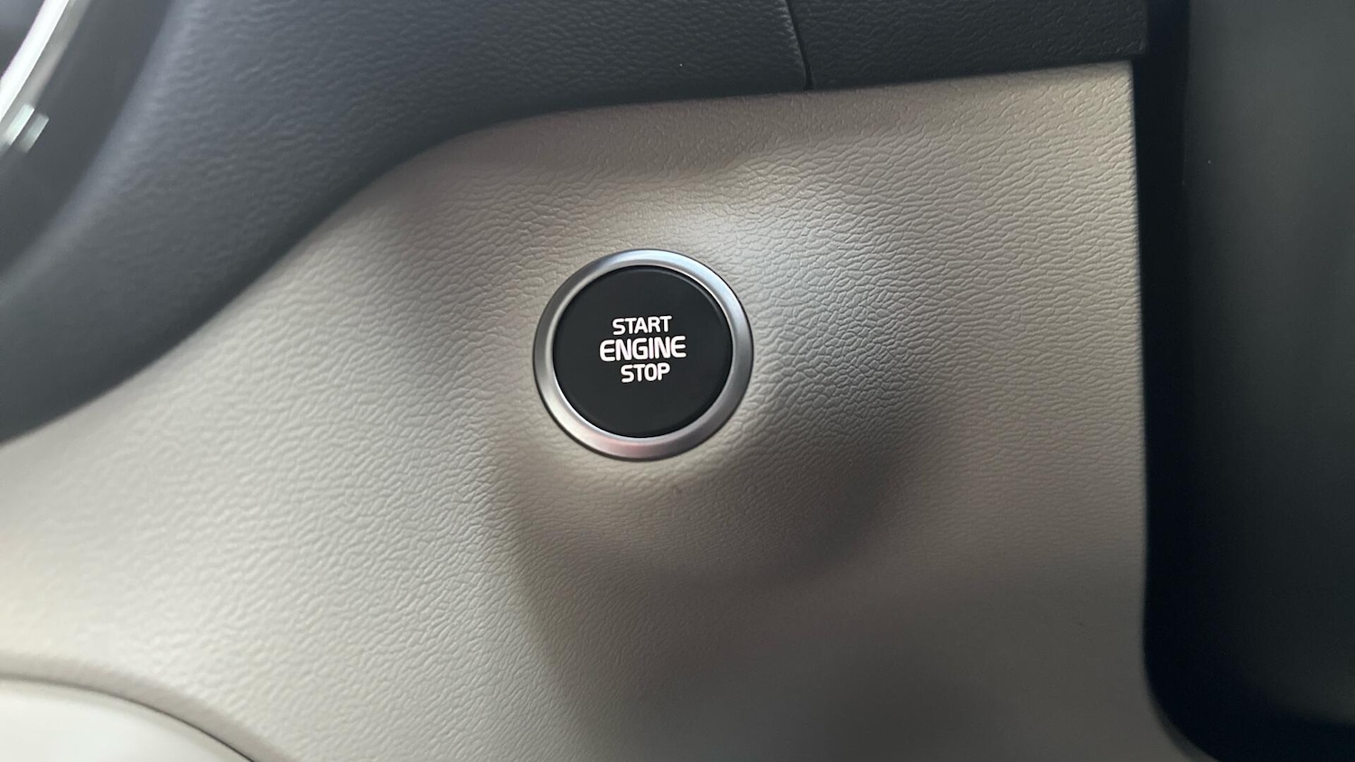 Used Volvo XC40 2025 for sale - 76408591: Photo 25