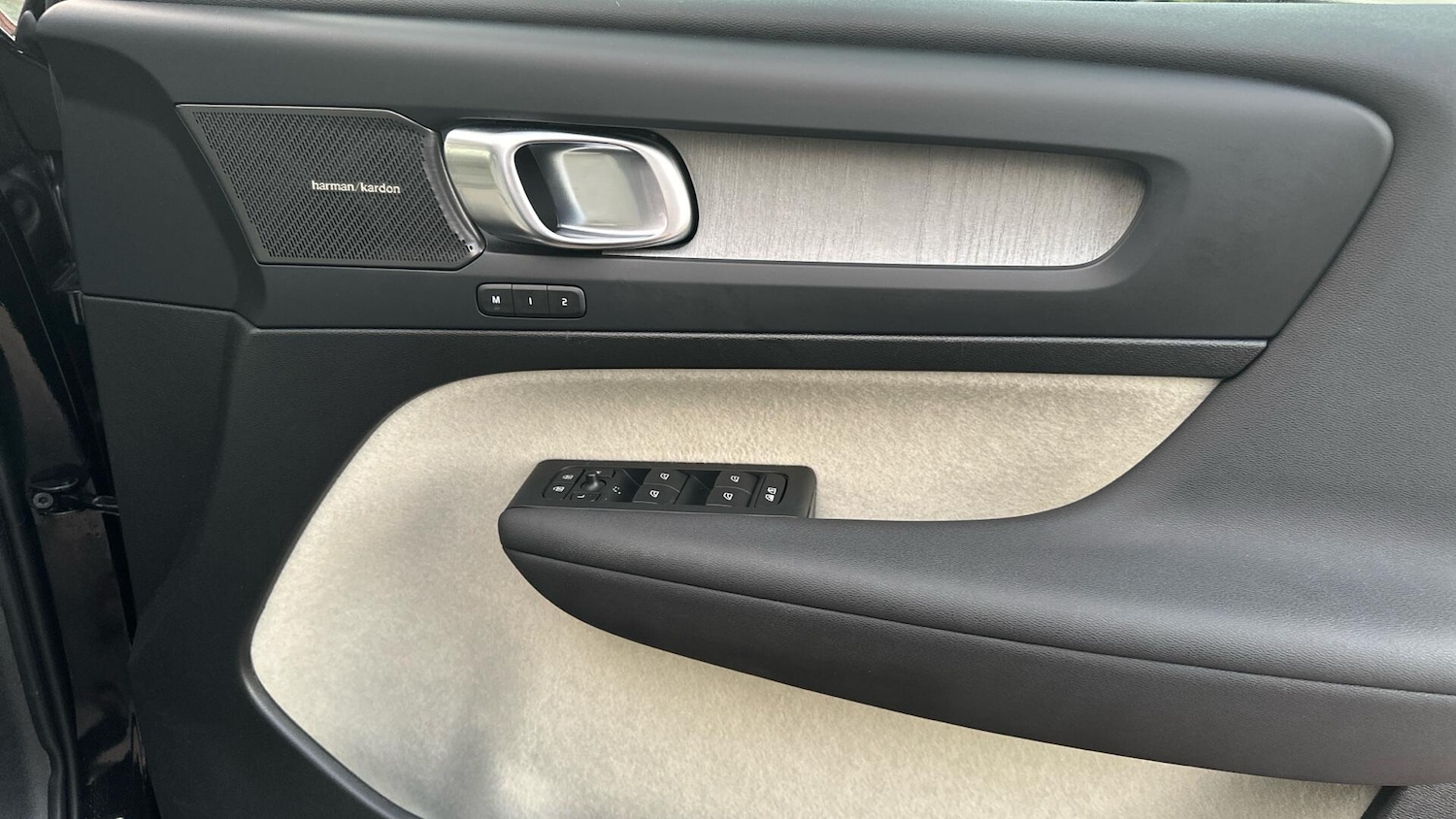 Used Volvo XC40 2025 for sale - 76408591: Photo 27