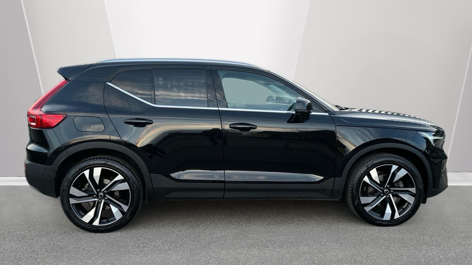 Used Volvo XC40 2025 for sale - 76408591: Photo 3