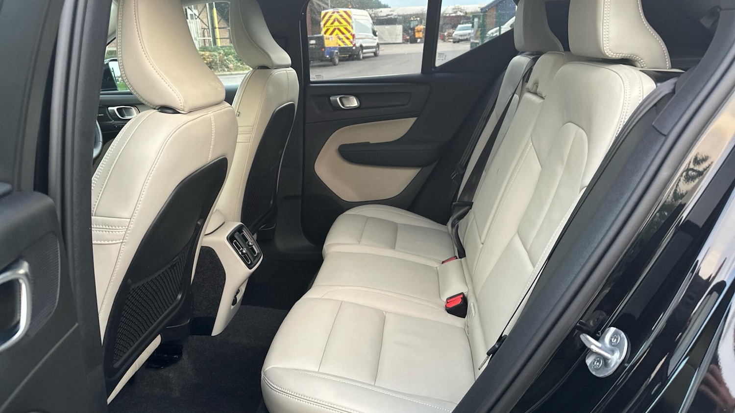 Used Volvo XC40 2025 for sale - 76408591: Photo 30