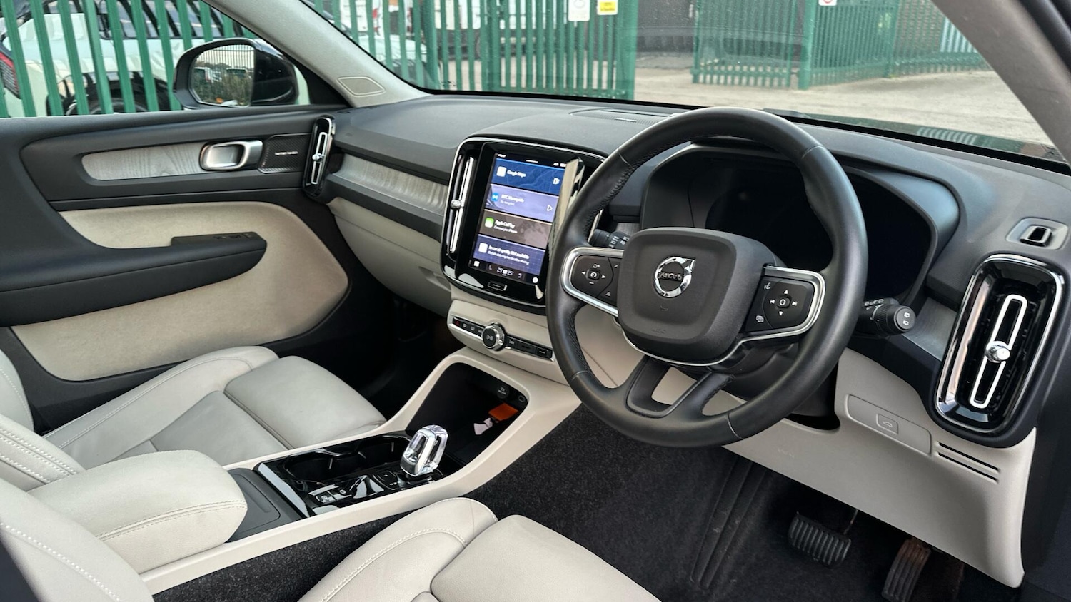 Used Volvo XC40 2025 for sale - 76408591: Photo 4