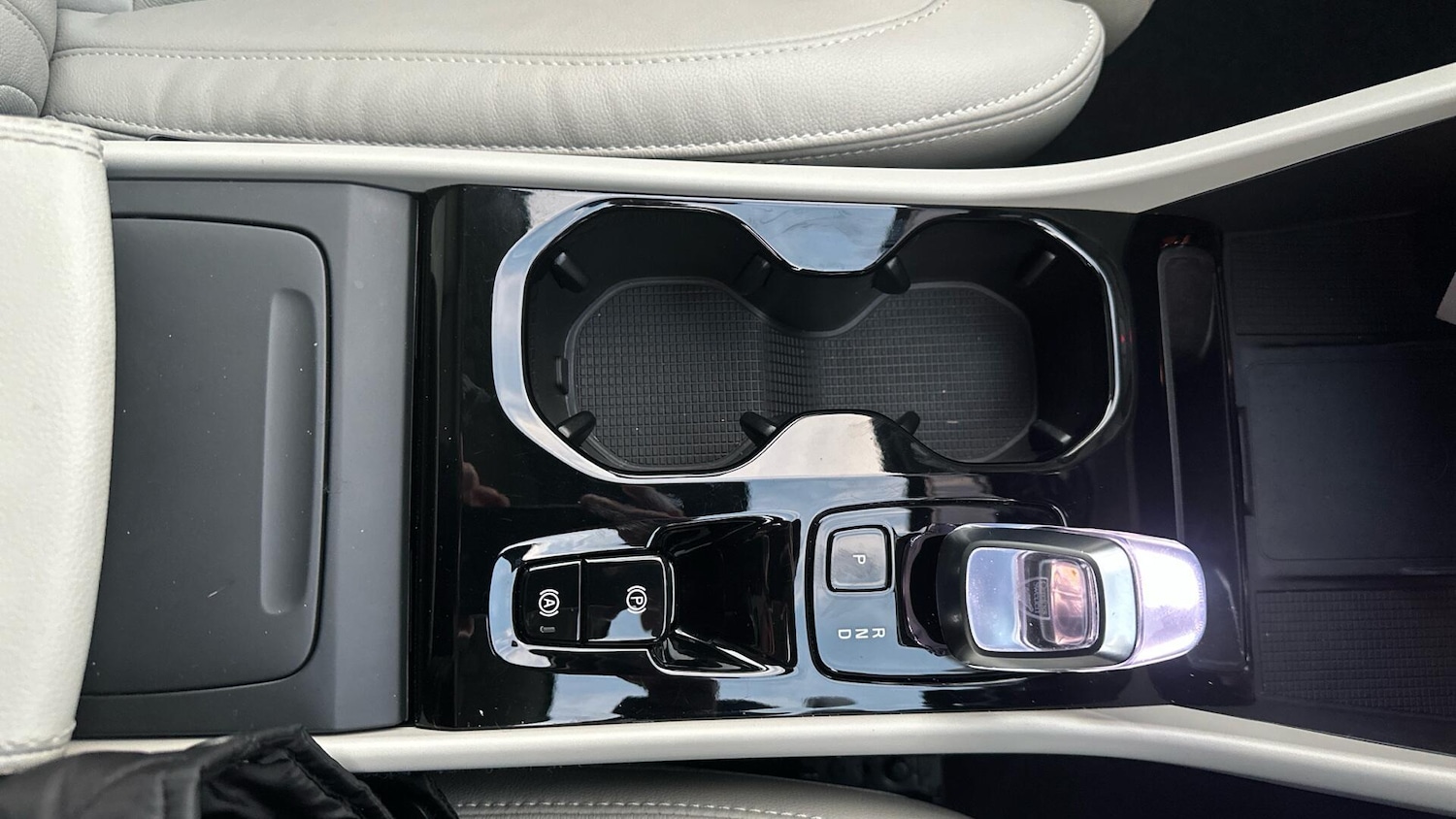 Used Volvo XC40 2025 for sale - 76408591: Photo 45