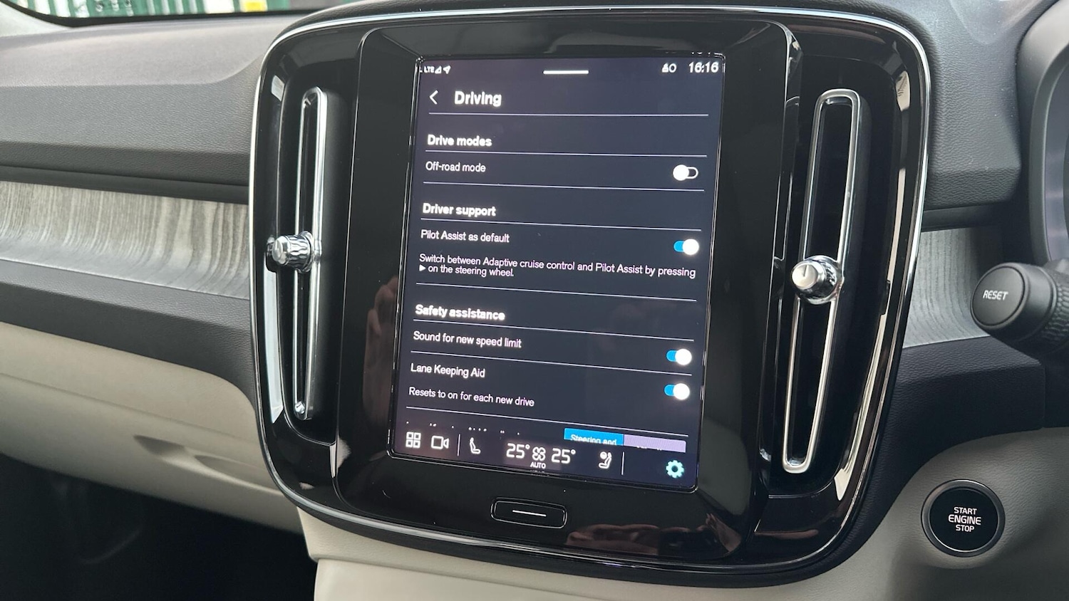 Used Volvo XC40 2025 for sale - 76408591: Photo 50