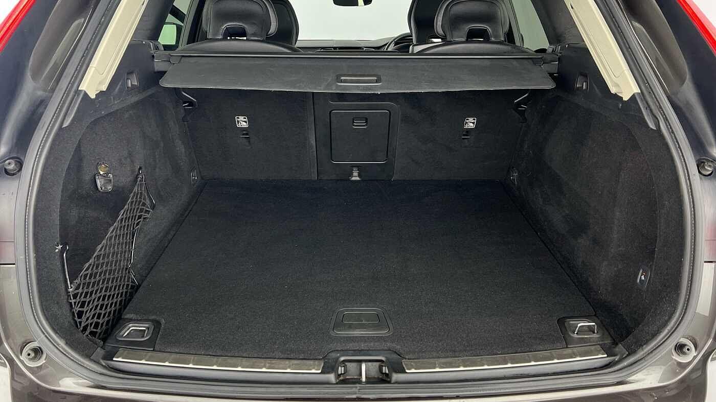 Used Volvo XC60 2021 for sale - 76824283: Photo 5