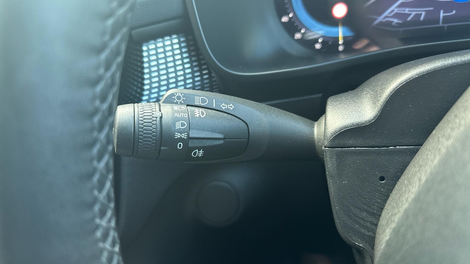 Used Volvo XC40 2021 for sale - 76306219: Photo 19