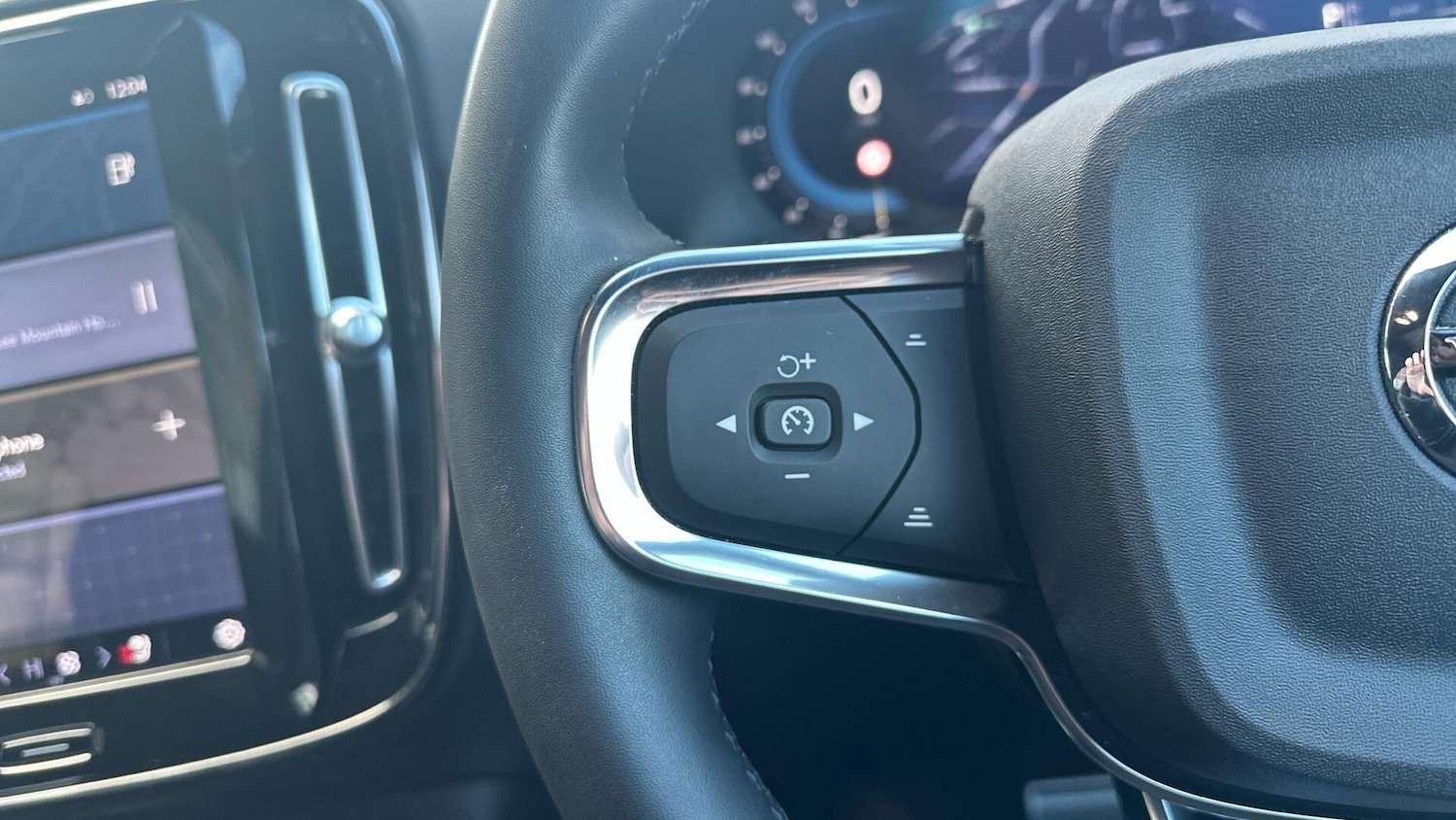 Used Volvo XC40 2021 for sale - 76306219: Photo 20