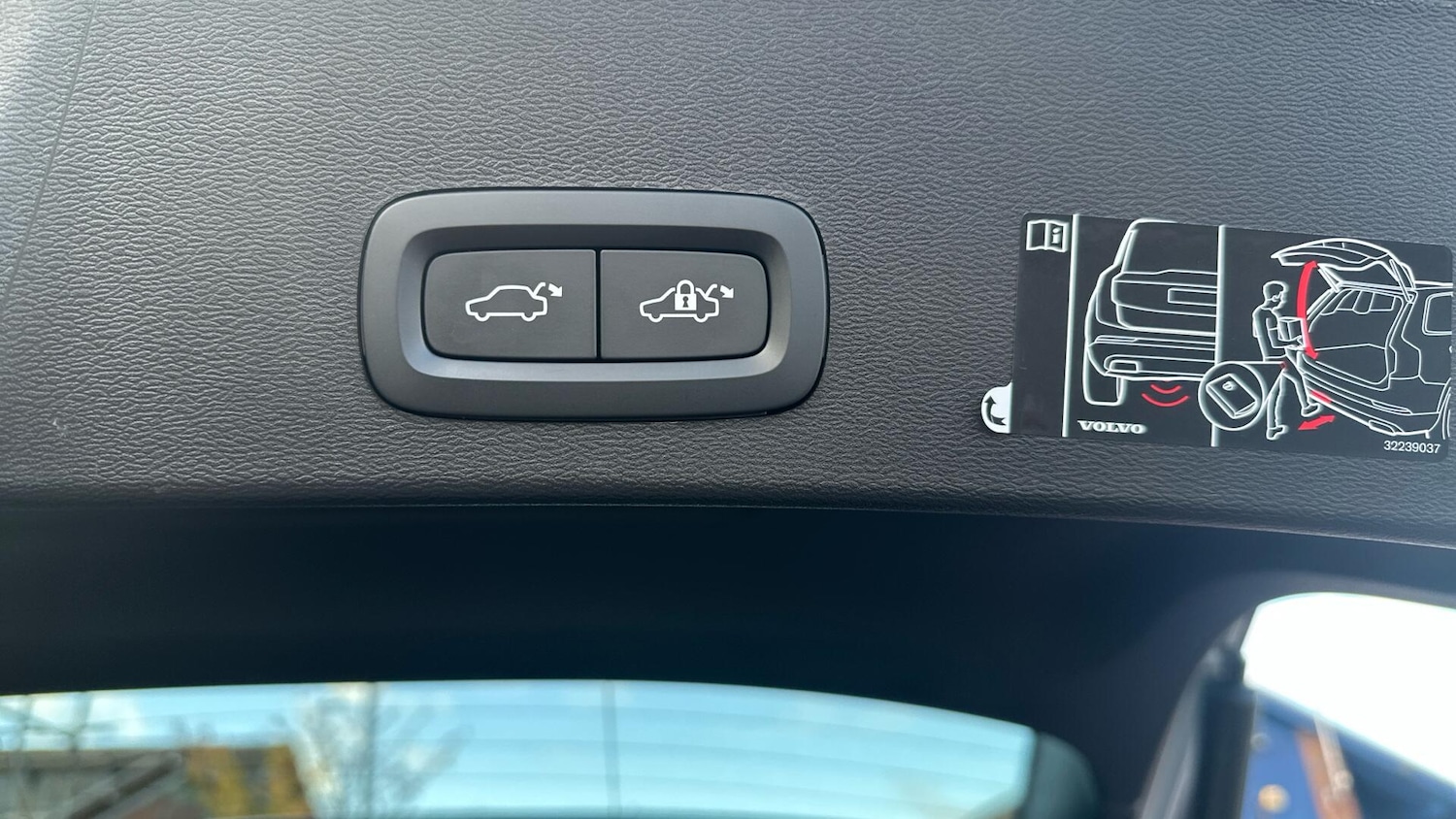 Used Volvo XC40 2021 for sale - 76306219: Photo 30