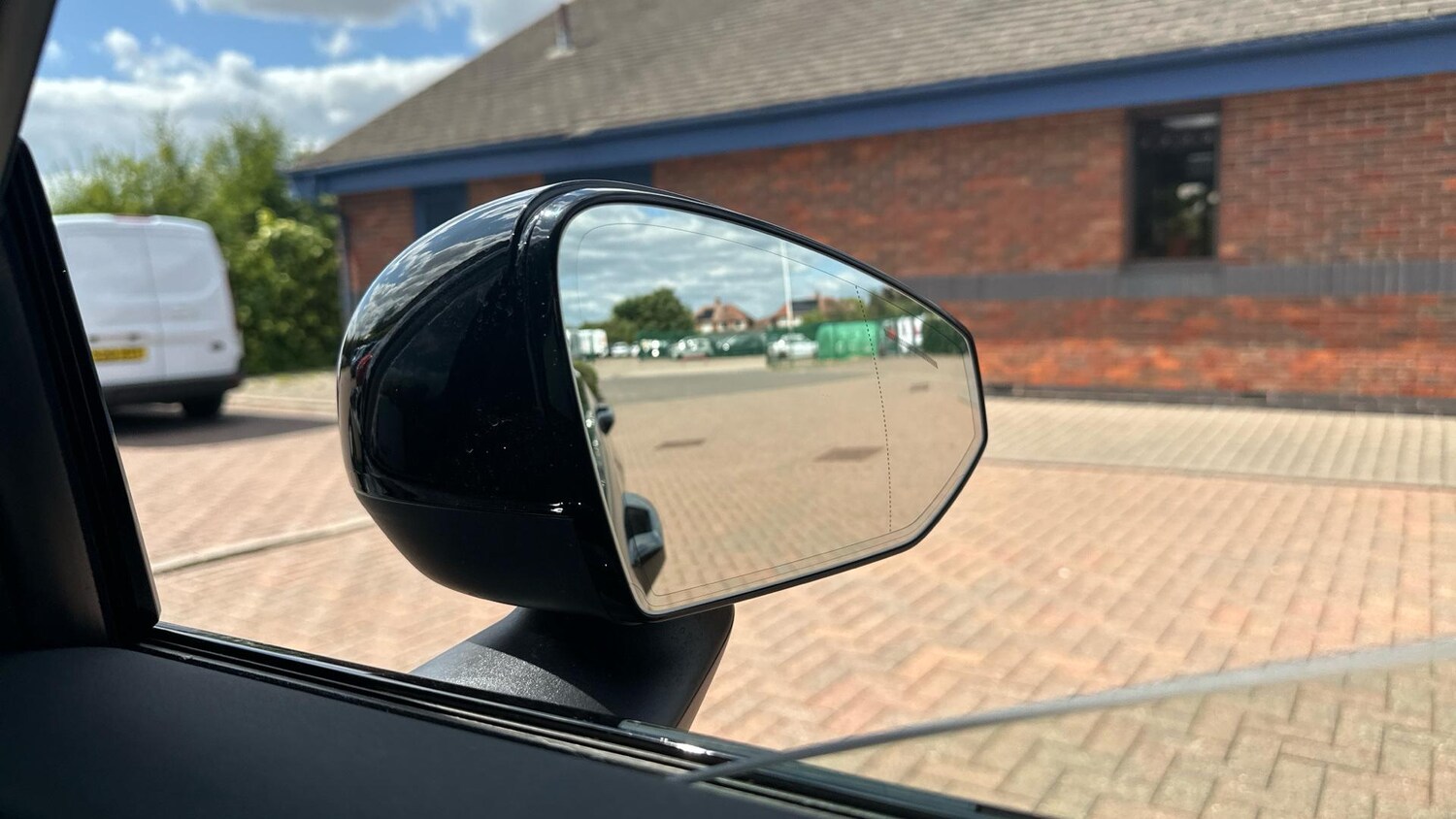 Used Volvo EX30 for sale - 77670645: Photo 32