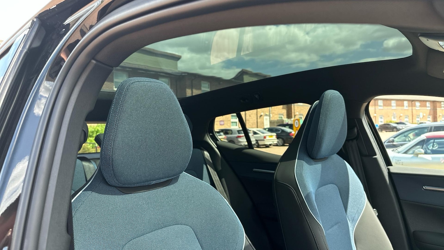 Used Volvo EX30 2025 for sale - 76522526: Photo 30