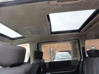 Used Nissan Elgrand 2006 for sale - 75334674: Photo