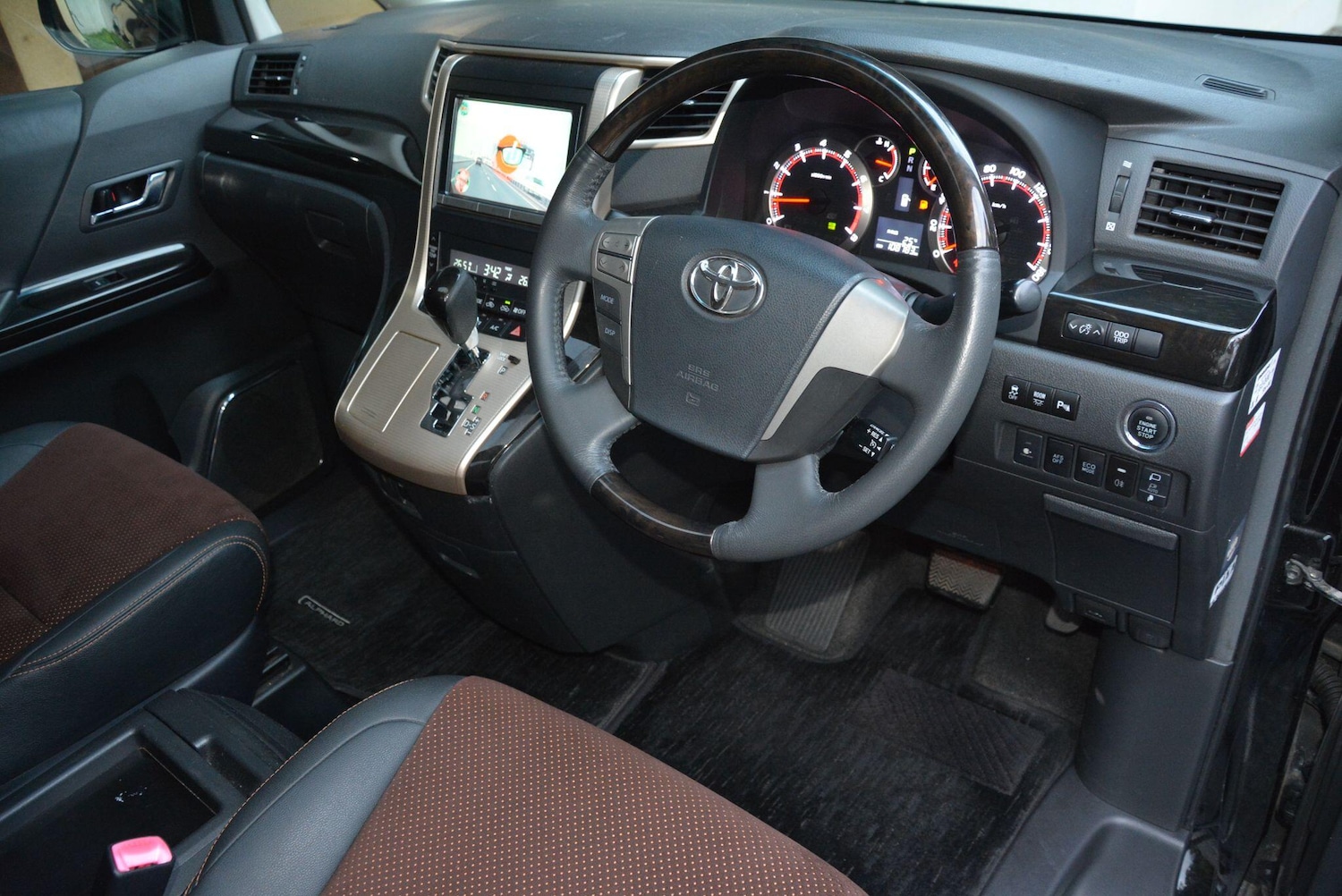 Used Toyota Alphard 2014 for sale - 76151911: Photo 16