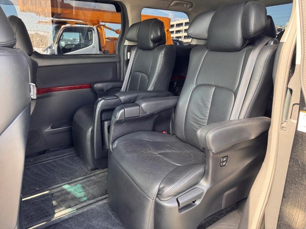 Used Toyota Vellfire for sale - 77559330: Photo 2