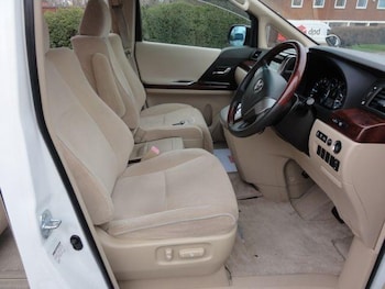 Used Toyota Vellfire 2011 for sale - 77599848: Photo