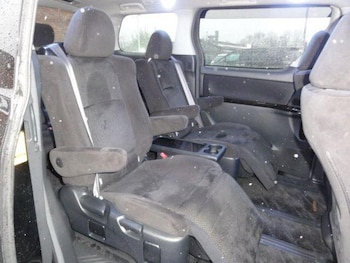 Used Toyota Vellfire 2011 for sale - 76619935: Photo