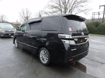 Used Toyota Vellfire 2014 for sale - 76887386: Photo