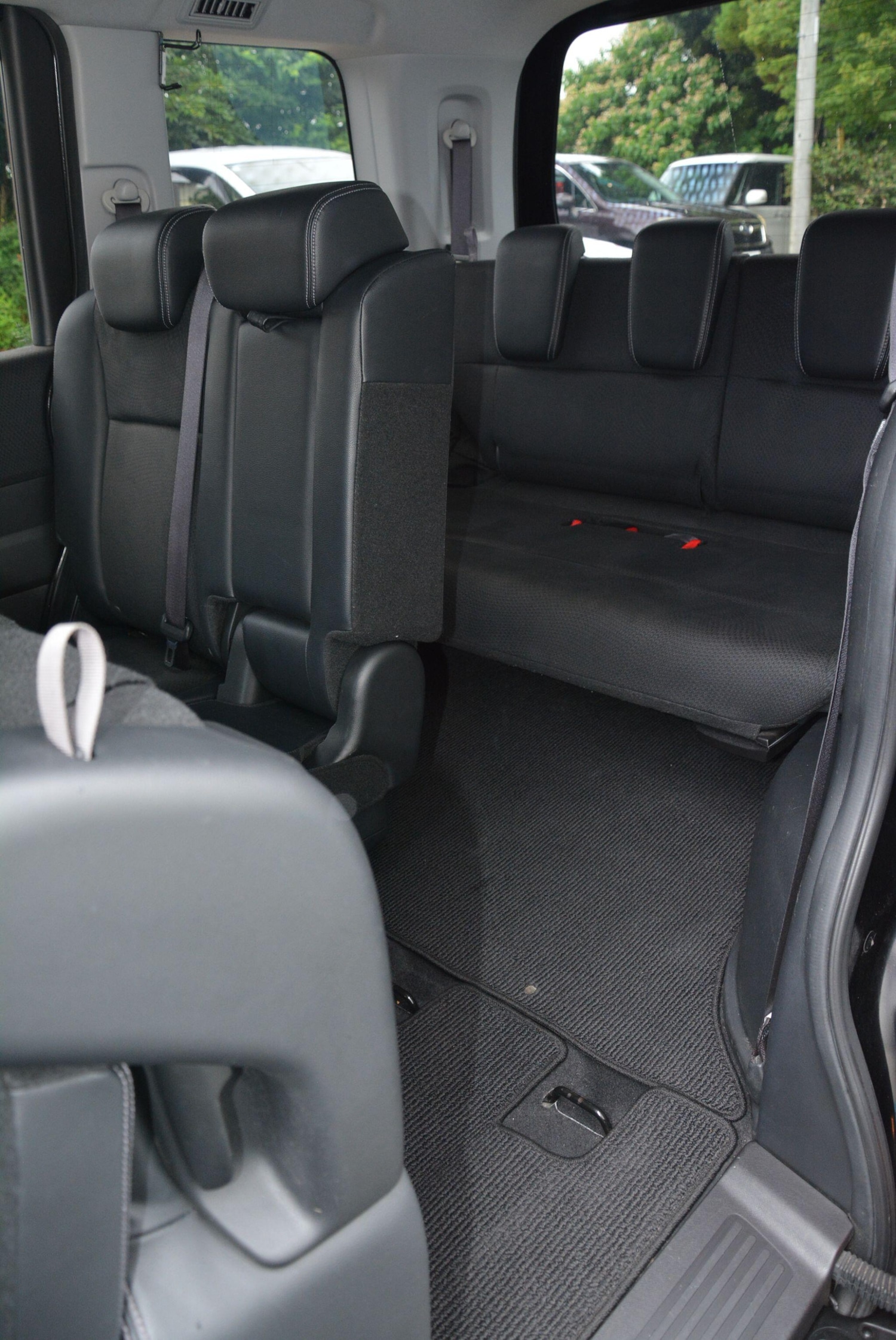 Used Honda Stepwagon for sale - 76122145: Photo 17