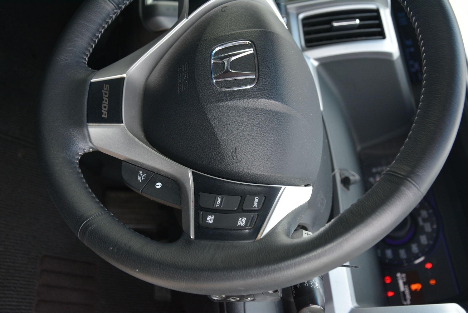 Used Honda Stepwagon for sale - 76122145: Photo 27