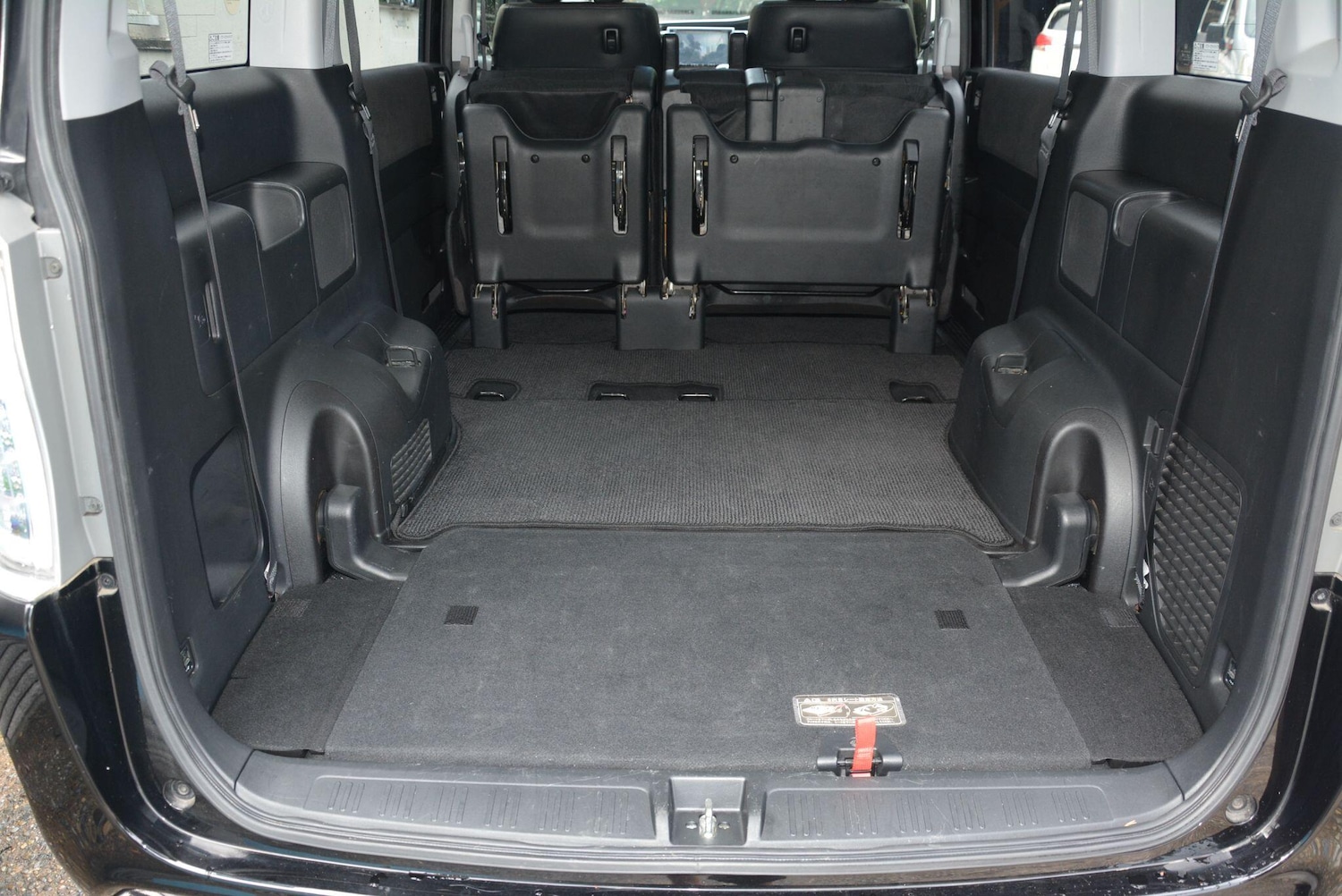 Used Honda Stepwagon for sale - 76122145: Photo 3