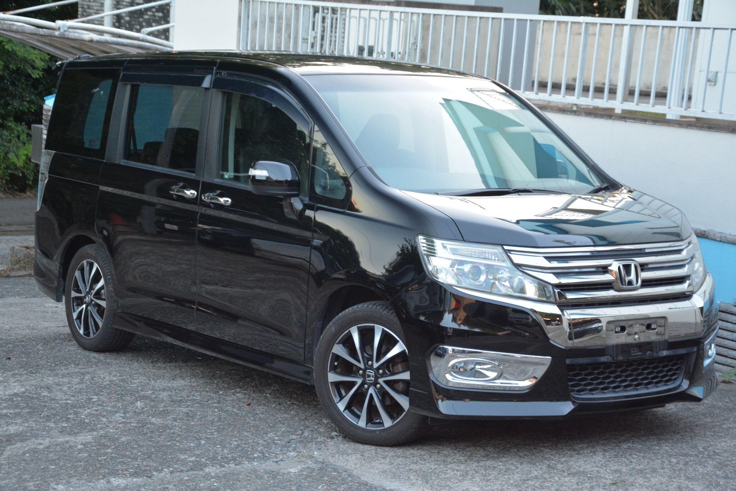 Used Honda Stepwagon for sale - 76122145: Photo 5