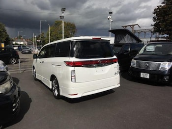Used Nissan Elgrand 2010 for sale - 75954300: Photo