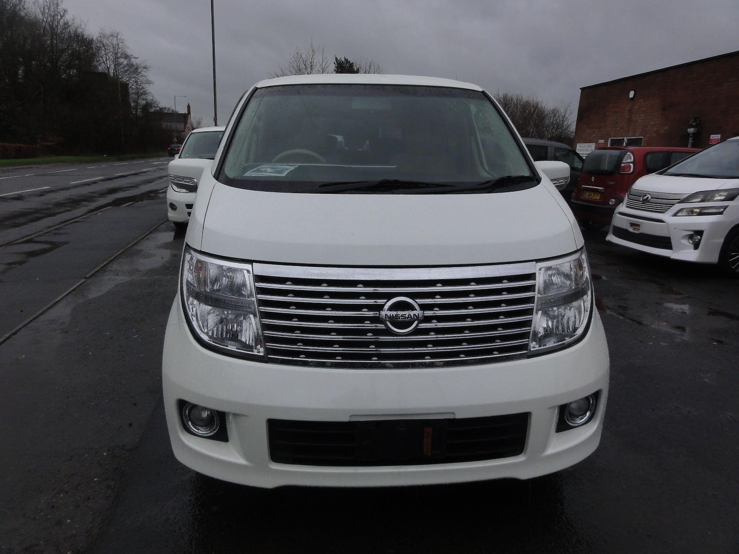 Used Nissan Elgrand for sale - 76865429: Photo 7