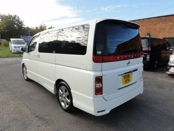 Used Nissan Elgrand for sale - 76122704: Photo 9