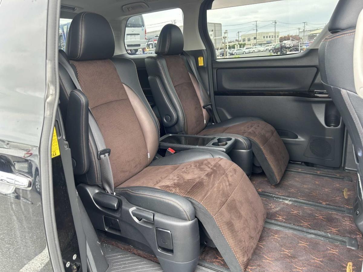 Used Toyota Alphard for sale - 76850287: Photo 2