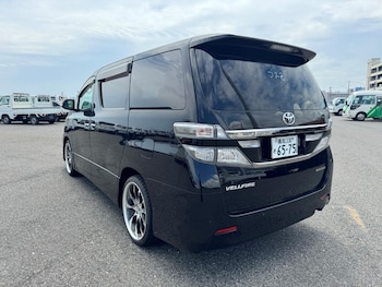 Used Toyota Vellfire 2013 for sale - 76667328: Photo