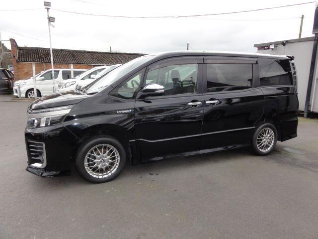 Used Toyota Voxy for sale - 77753148: Photo 11