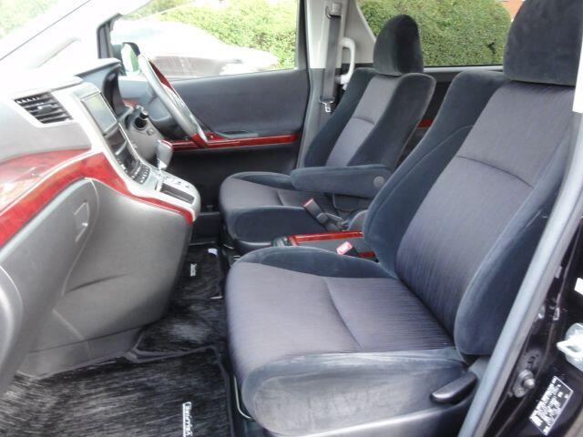 Used Toyota Vellfire 2010 for sale - 76995919: Photo 10