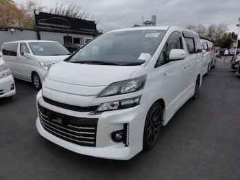 Used Toyota Vellfire 2014 for sale - 76472415: Photo