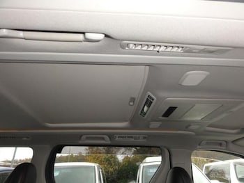 Used Toyota Vellfire 2014 for sale - 76472415: Photo