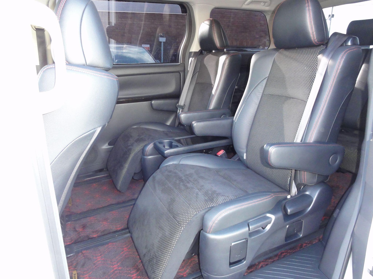 Used Toyota Vellfire 2025 for sale - 77883306: Photo 2