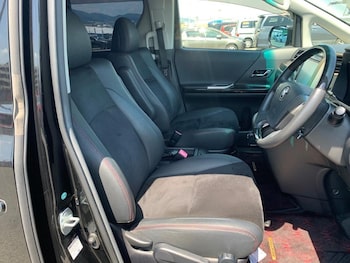 Used Toyota Vellfire 2013 for sale - 76667217: Photo