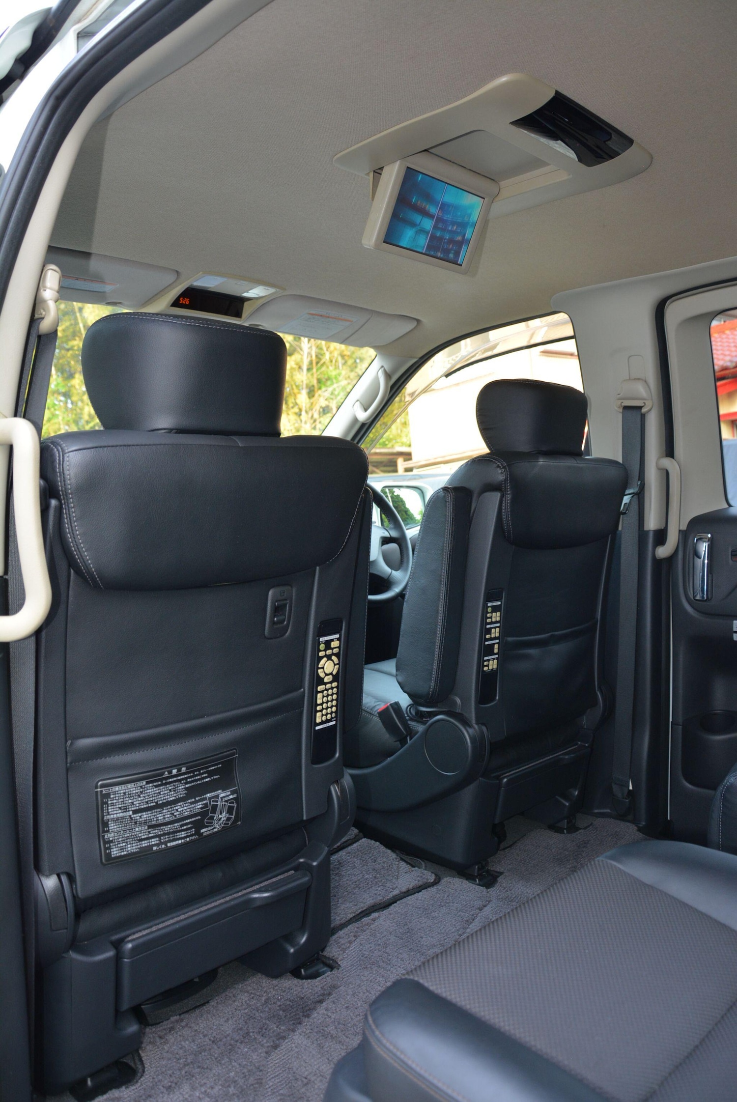 Used Nissan Elgrand 2025 for sale - 77001968: Photo 11