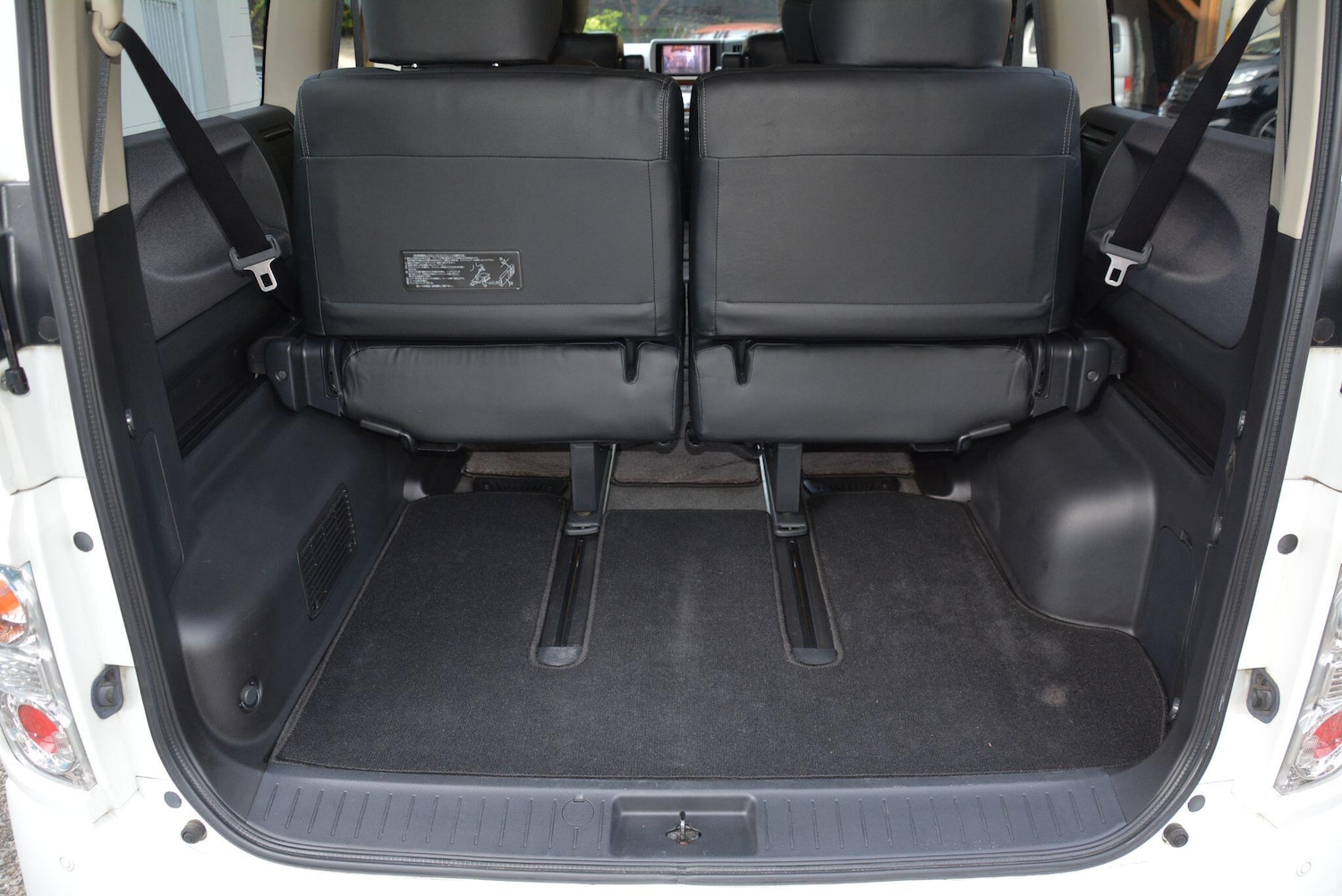 Used Nissan Elgrand 2025 for sale - 77001968: Photo 13