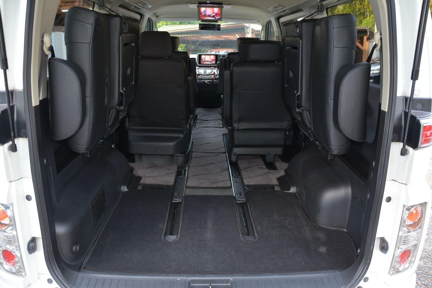 Used Nissan Elgrand 2025 for sale - 77001968: Photo 14