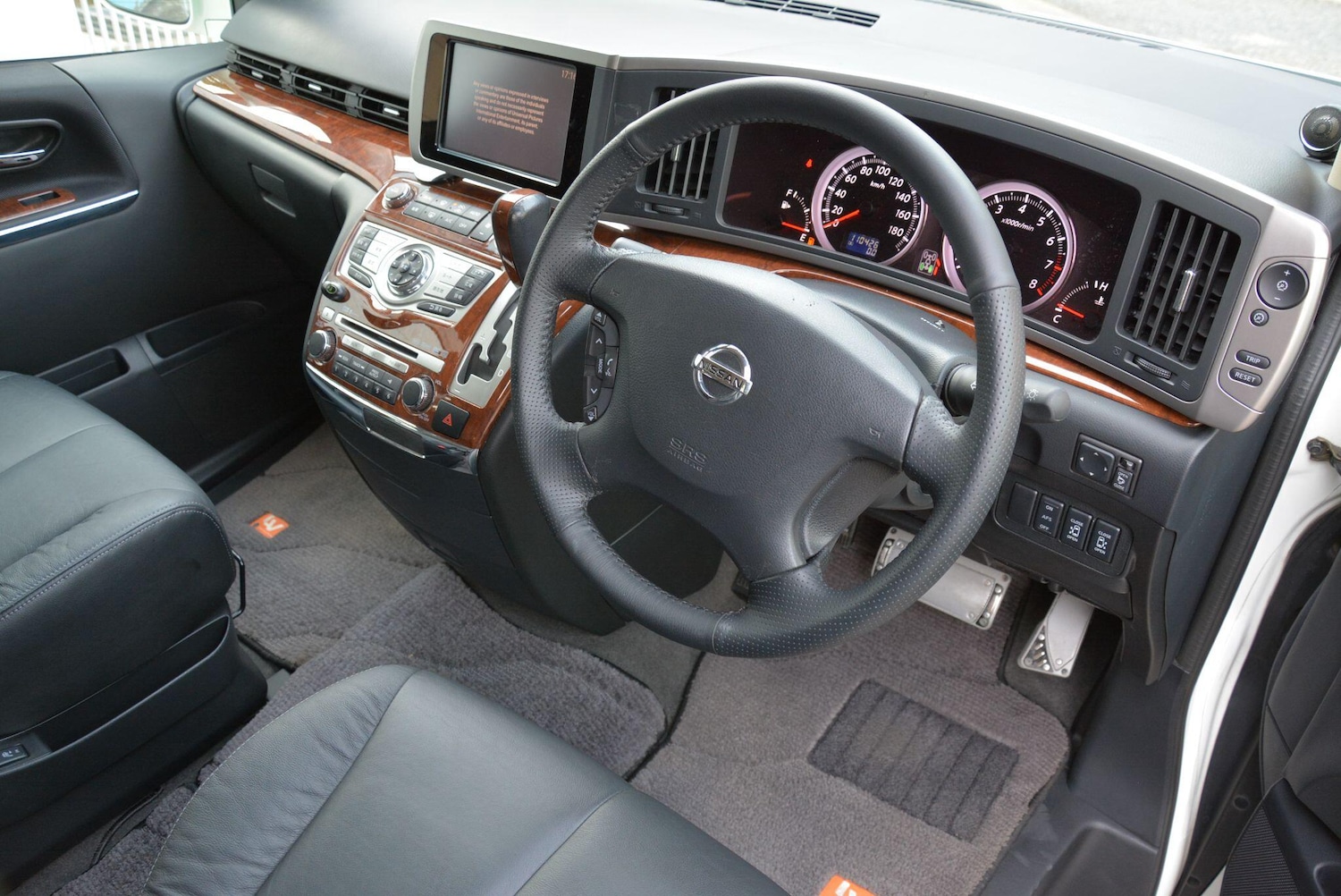 Used Nissan Elgrand 2025 for sale - 77001968: Photo 7