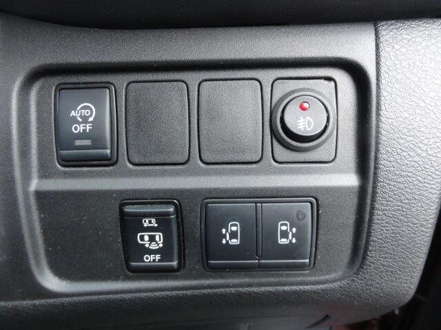 Used Nissan Serena for sale - 76849768: Photo 13