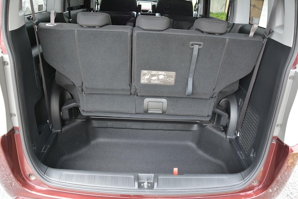Used Honda Stepwagon for sale - 76121261: Photo 17