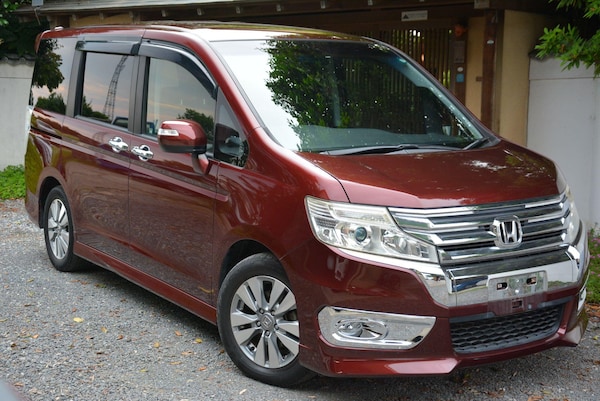 Used Honda Stepwagon for sale - 76121261: Photo 9