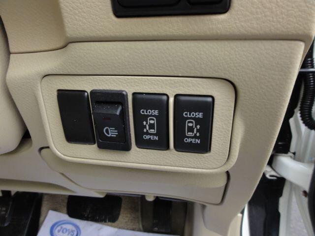 Used Nissan Elgrand for sale - 76992404: Photo 11