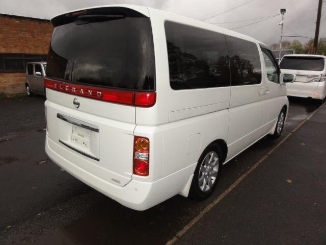 Used Nissan Elgrand for sale - 76992404: Photo 17