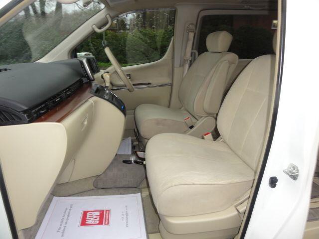 Used Nissan Elgrand for sale - 77599832: Photo 14