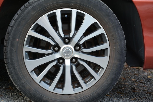 Used Nissan Serena for sale - 76151767: Photo 10