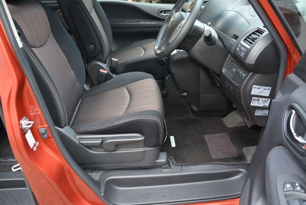 Used Nissan Serena for sale - 76151767: Photo 15