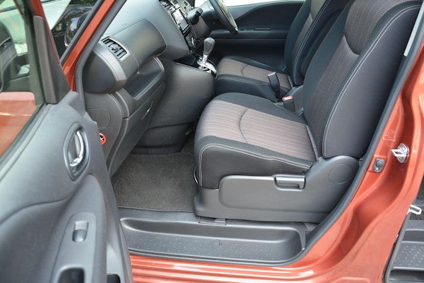 Used Nissan Serena for sale - 76151767: Photo 16