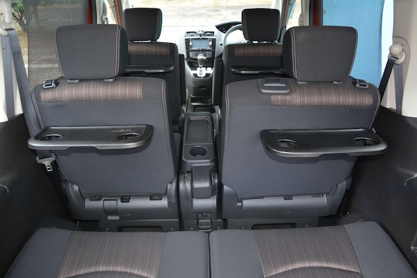 Used Nissan Serena for sale - 76151767: Photo 19