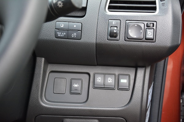 Used Nissan Serena for sale - 76151767: Photo 21
